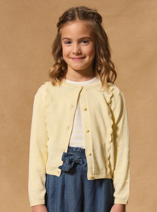 ДЕТСКА ЖИЛЕТКА ОТ ФИНО ПЛЕТИВО ЗА МОМИЧЕ MIXCAETTE 3 