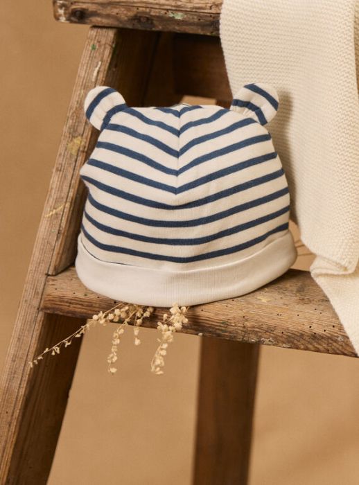 ШАПКА ОТ ПАМУК С ДЕСЕН ЗА БЕБЕ МОМЧЕ NOAM 