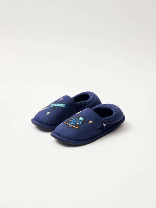 ДОМАШНИ ПАНТОФИ ЗА МОМЧЕ