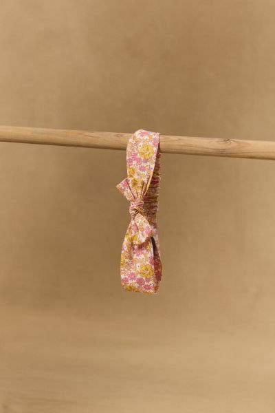 БЕБЕШКА ЛЕНТА С ФЛОРАЛЕН ДЕСЕН MANATACHA 