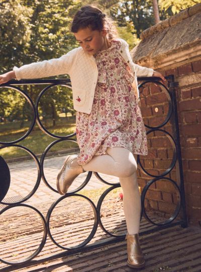 ПЛЕТЕНА ЖИЛЕТКА ЗА МОМИЧЕ NIGIGIETTE 