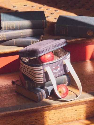 МАЛКА ЧАНТА ЗА БЕБЕ МОМЧЕ