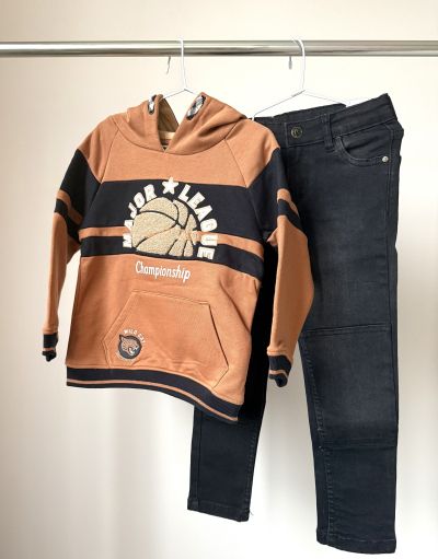 МОМЧЕШКИ КОМПЛЕКТ ОТ ДЪНКИ И СУИЧЪР