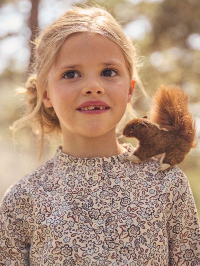 ДЕТСКА РИЗА С ФЛОРАЛЕН ДЕСЕН 