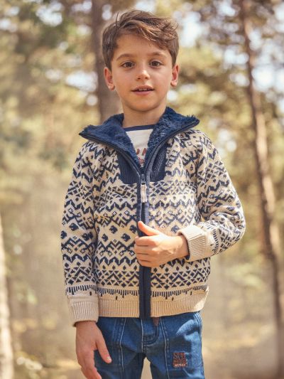 ЖАКАРДОВА ЖИЛЕТКА ЗА МОМЧЕ