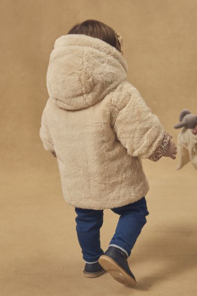 ДВУЛИЦЕВО ЯКЕ С КАЧУЛКА И ДЕСЕН 