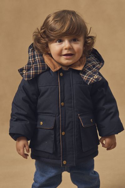 ВОДОУСТОЙЧИВА ПАРКА С КАЧУЛКА  