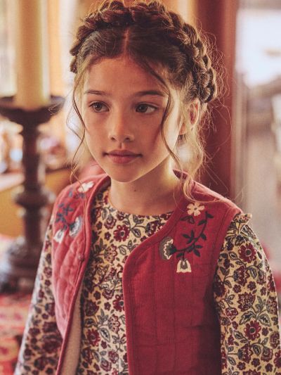 Двулицев елек за момиче в червено или екрю