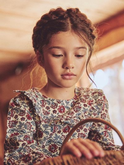 Кадифена рокля с флорален принт за момиче