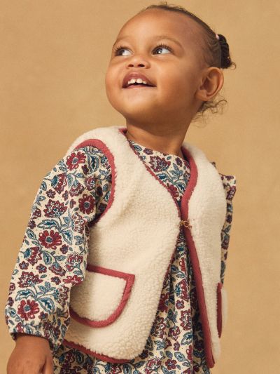 Двулицев елек в червено или екрю за бебе момиче