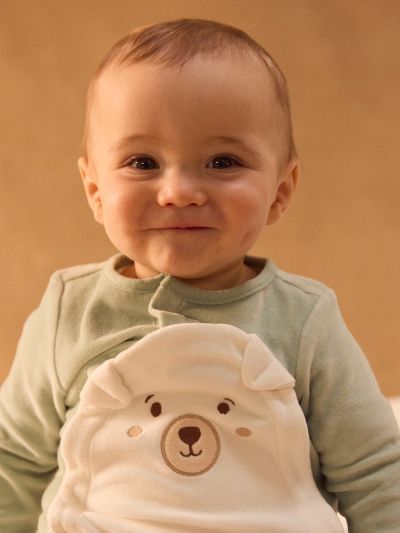 ЗЕЛЕН БЕБЕШКИ ГАЩЕРИЗОН С ЛИЦЕ НА КУЧЕ ЗА МОМЧЕ