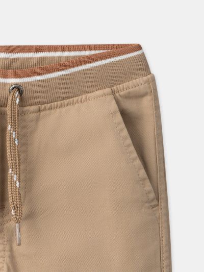 БЕЖОВ ПАНТАЛОН ЗА МОМЧЕ